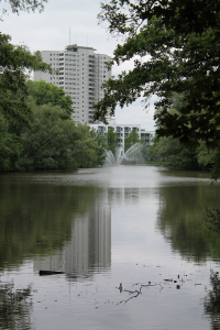 Vahrer-Seen with Aalto Hochhaus  